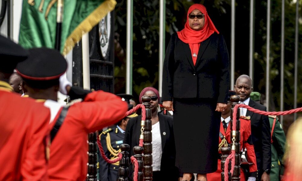 Premi Re Femme Diriger La Tanzanie Samia Suluhu Hassan Appelle L