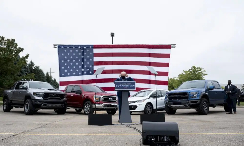 foules-ou-gestes-barrieres:-les-campagnes-de-trump-et-biden-aux-antipodes