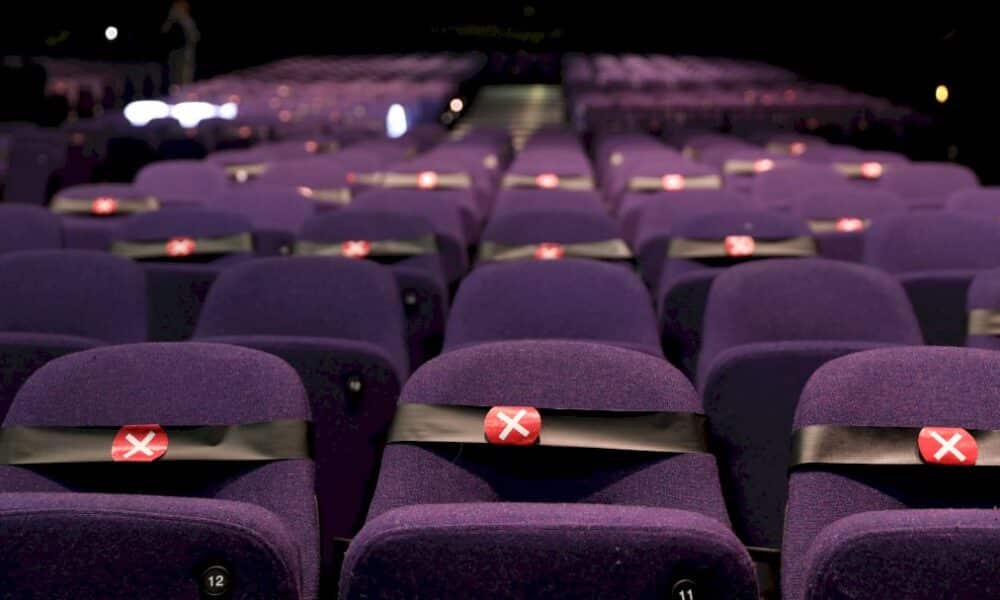 a-londres,-premiers-retours-en-salle-pour-les-fans-de-comedies-musicales