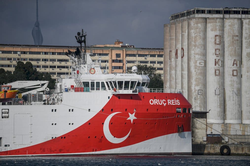 le-navire-turc-en-mediterranee,-au-coeur-de-tensions-avec-la-grece,-est-rentre-au-port