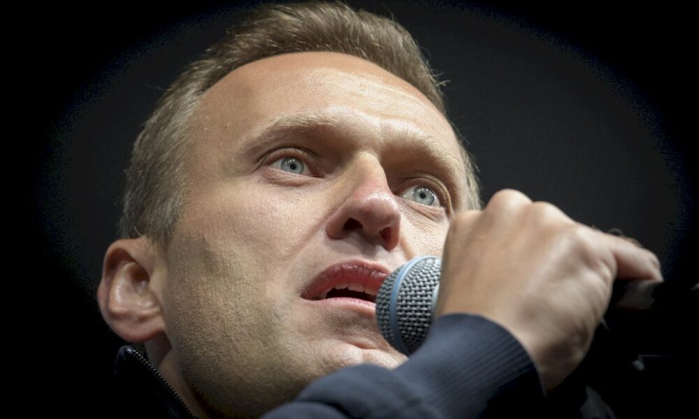 navalny:-des-laboratoires-europeens-confirment-l’empoisonnement-au-novitchok