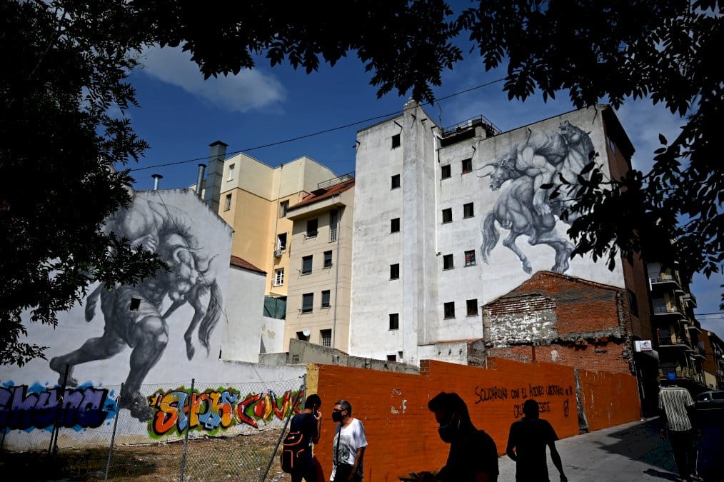 debordee-par-le-coronavirus,-madrid-prepare-de-nouvelles-restrictions