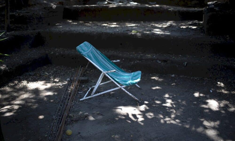 coronavirus:-au-dela-des-statistiques,-l&rsquo;indicible-absence-des-morts