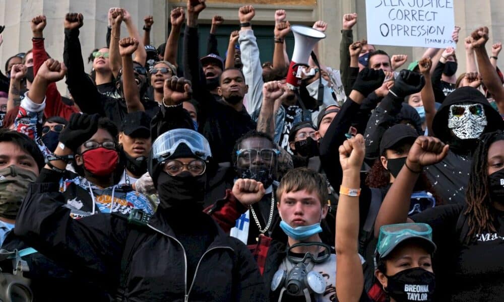 affaire-breonna-taylor:-le-couvre-feu-prolonge-a-louisville