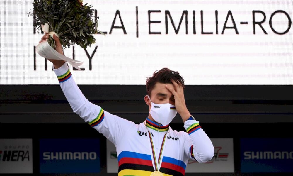 mondiaux:-alaphilippe-reve-en-arc-en-ciel