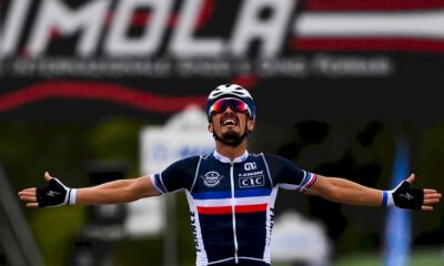 mondiaux-de-cyclisme:-le-maillot-arc-en-ciel-pour-julian-alaphilippe
