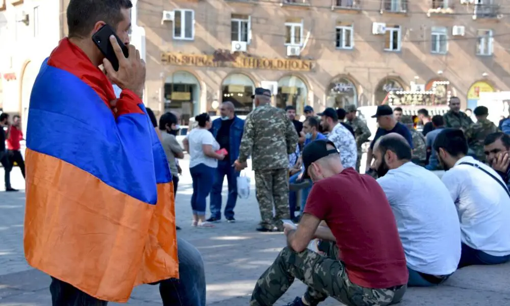 karabakh:-39-morts-apres-24-heures-de-combats,-pas-d’accalmie-en-vue