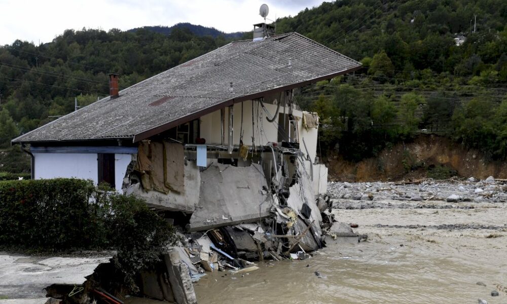 « inquietude »-sur-le-bilan-humain-apres-des-crues-exceptionnelles-en-france-et-en-italie