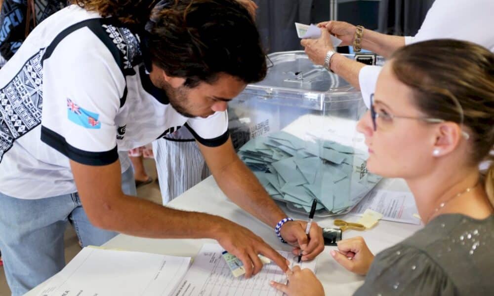 france-ou-kanaky,-la-nouvelle-caledonie-decide-de-son-destin