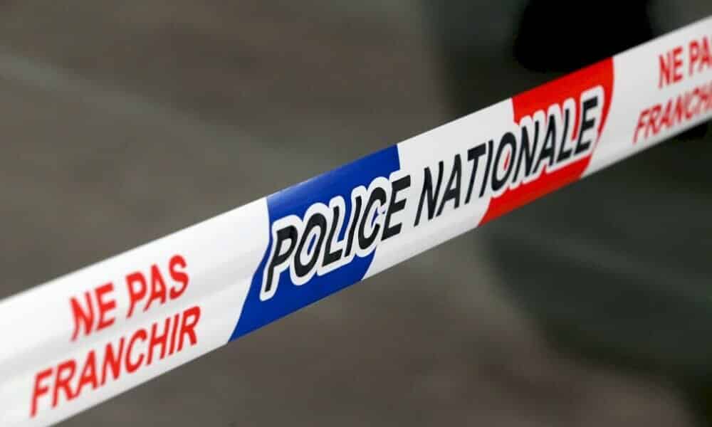 deux-policiers-blesses-par-balles-dans-le-val-d&rsquo;oise,-leurs-armes-volees