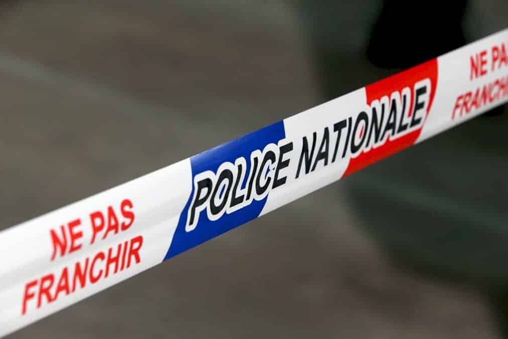 deux-policiers-blesses-par-balles-dans-le-val-d&rsquo;oise,-leurs-armes-volees