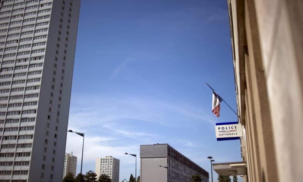 attaque-aux-mortiers-d&rsquo;artifice-du-commissariat-de-champigny-sur-marne,-pas-de-blesses