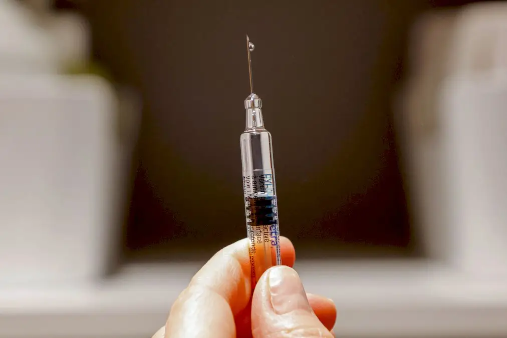 vaccin-contre-le-covid-19:-trop-vite,-trop-haut,-trop-fort?