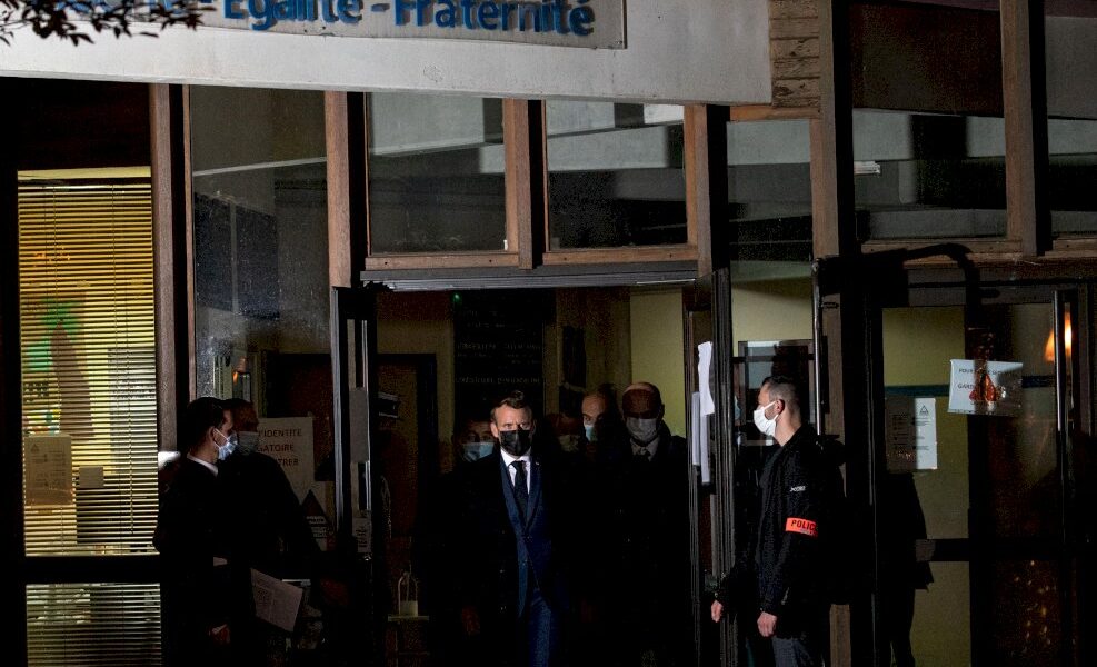 effroi-national-apres-la-decapitation-d&rsquo;un-prof-d&rsquo;histoire,-quatre-personnes-en-garde-a-vue