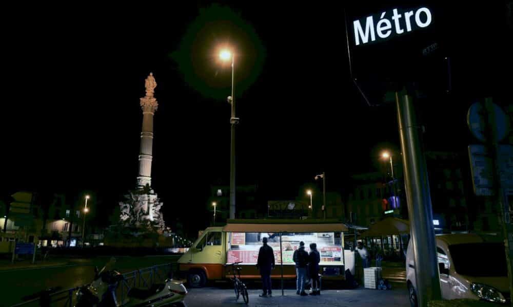 covid:-premiere-soiree-sous-couvre-feu-pour-l&rsquo;ile-de-france-et-huit-grandes-villes