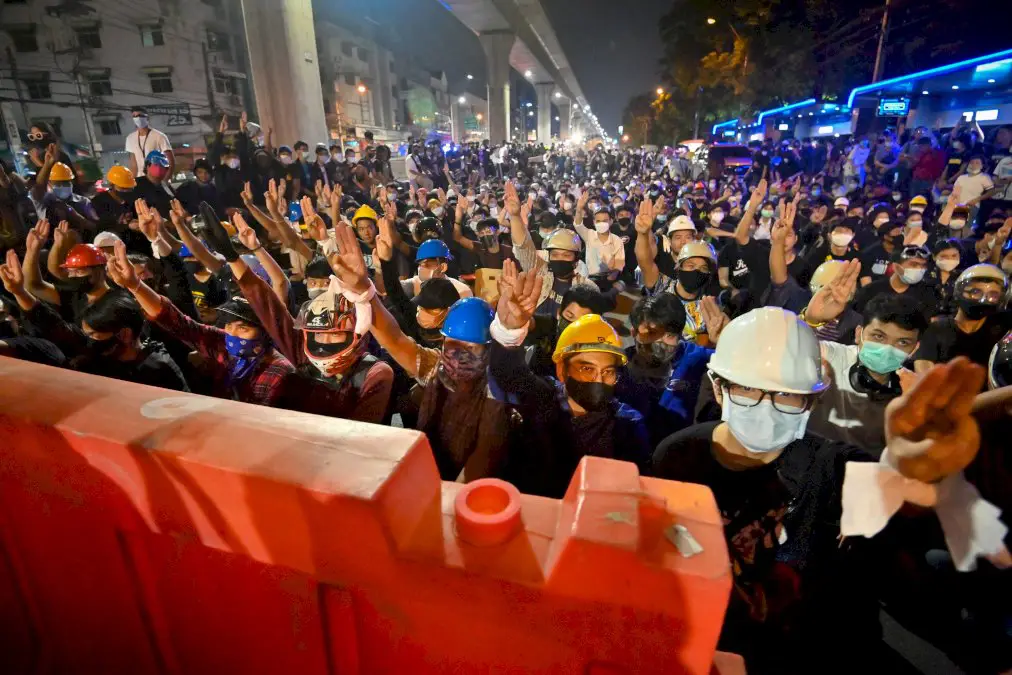 thailande:-les-manifestants-s’inspirent-des-tactiques-fluides-de-hong-kong