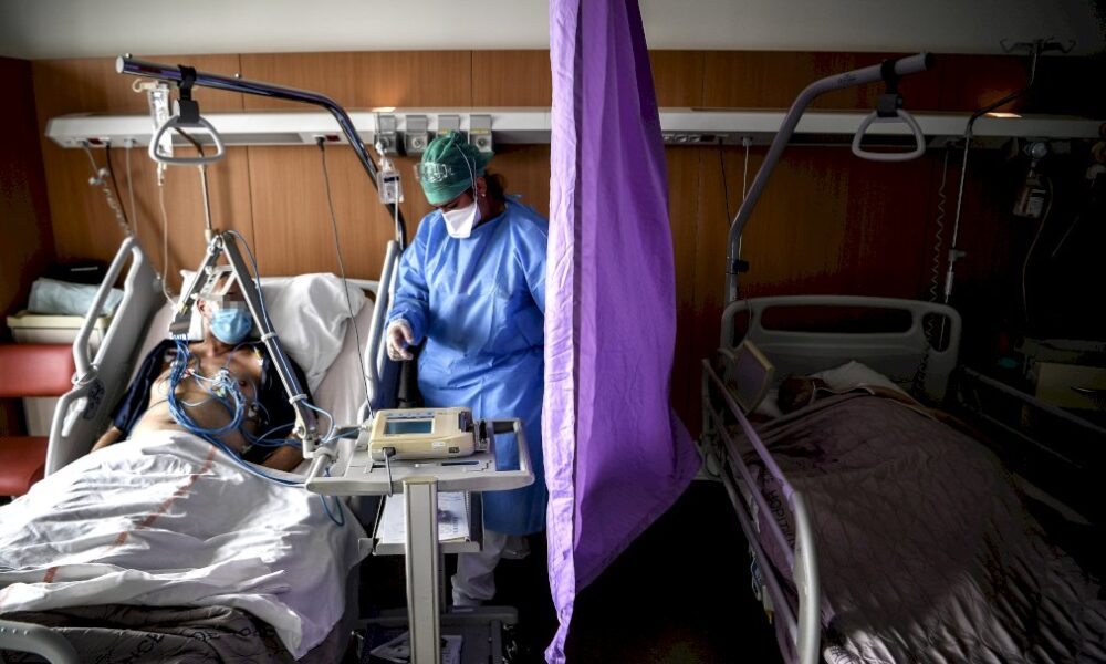 covid-19:-le-couvre-feu-s&rsquo;etend-pour-faire-face-a-la-deuxieme-vague