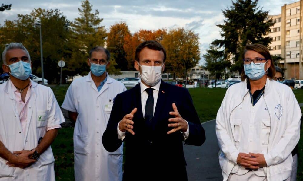 covid-19:-l&rsquo;epidemie-s’emballe,-le-couvre-feu-s&rsquo;etend-aux-2/3-des-francais