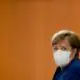 virus-:-plus-de-10.000-morts-en-allemagne,-merkel-appelle-a-« reduire-les-contacts »