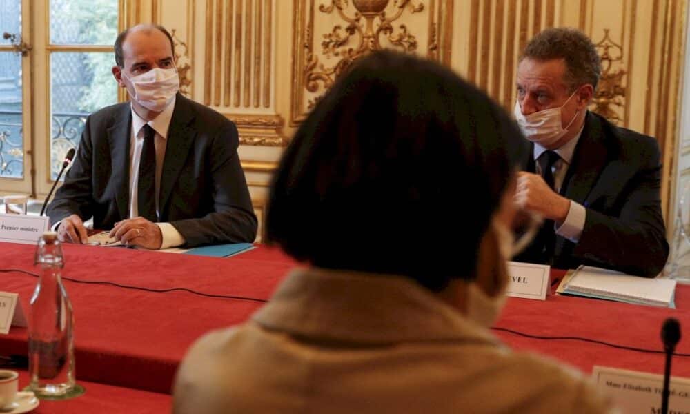 debut-d&rsquo;une-conference-sociale-a-matignon-percutee-par-la-crise
