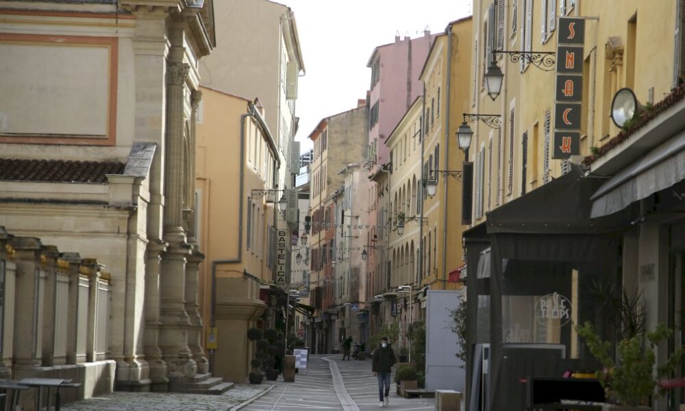 premier-week-end-reconfine,-dans-une-ambiance-de-lassitude