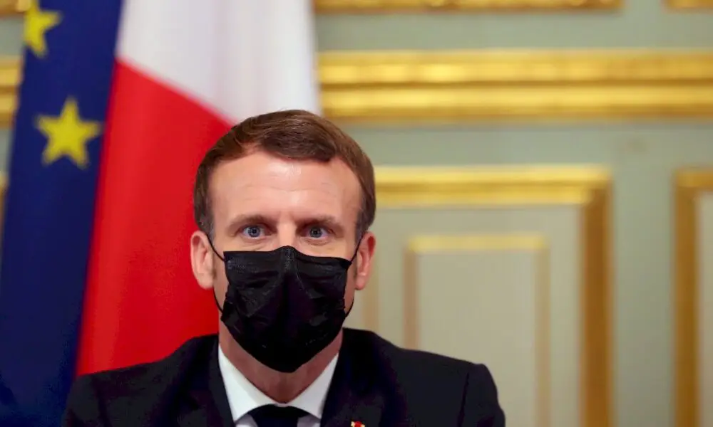 macron-joue-l’apaisement-face-aux-manifestations-anti-francaises