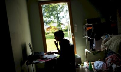 teletravail:-les-syndicats-etudient-le-texte-patronal,-qui-reste-non-contraignant