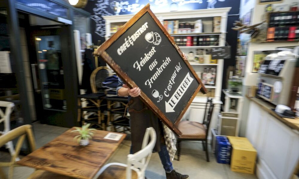 virus:-l&rsquo;europe-serre-la-vis,-dans-la-douleur