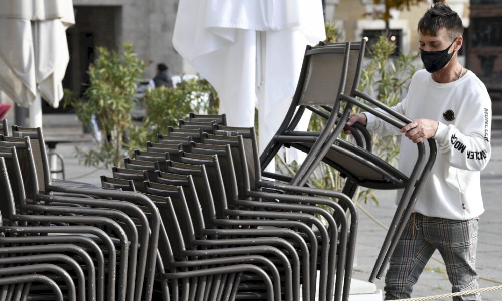 coronavirus:-plus-de-1,2-million-de-morts,-nouvelles-restrictions-contestees-en-europe