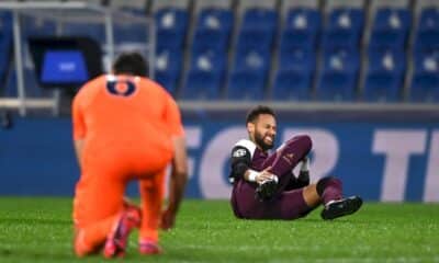 neymar-rejoint-la-selection-bresilienne-malgre-sa-blessure