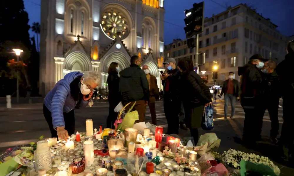 hommage-national-a-nice-pour-les-victimes-de-l’attaque-a-la-basilique