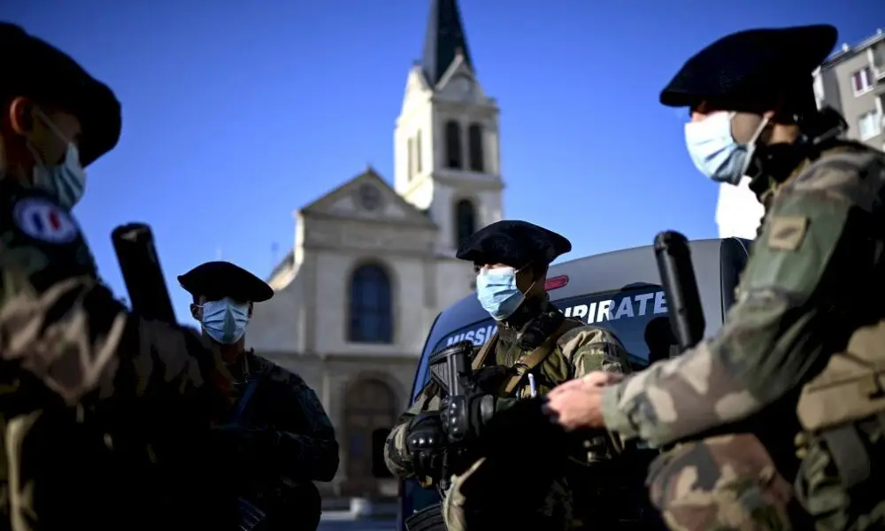 en-patrouille-avec-les-soldats-de-sentinelle:-dissuader-et-rassurer