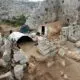 dans-la-syrie-en-guerre,-des-deplaces-installes-dans-un-temple-romain