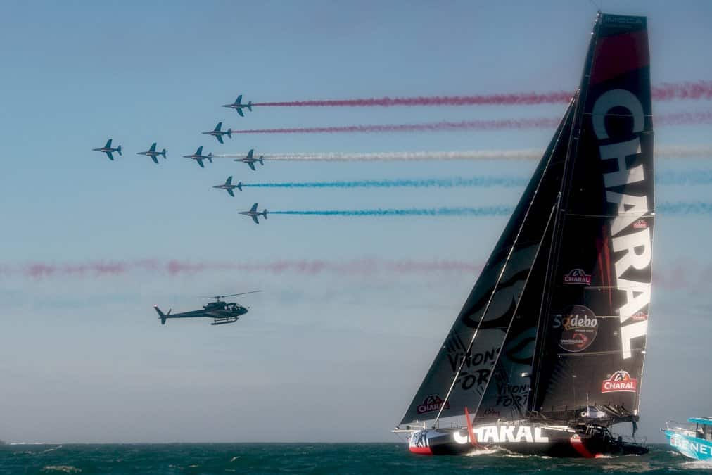 vendee-globe:-la-flotte-fonce-bille-en-tete-dans-theta,-beyou-desoeuvre