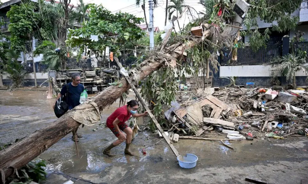 le-bilan-du-typhon-aux-philippines-s’alourdit-a-14-morts