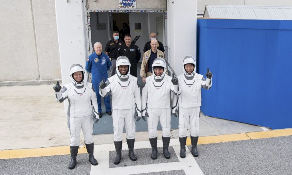 spacex-envoie-dimanche-des-astronautes-vers-la-station-spatiale