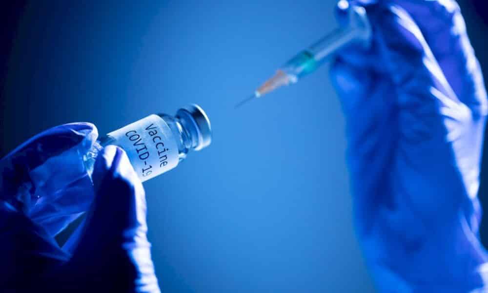 covid-19:-11-candidats-vaccins-en-derniere-phase-d&rsquo;essais-sur-l&rsquo;homme