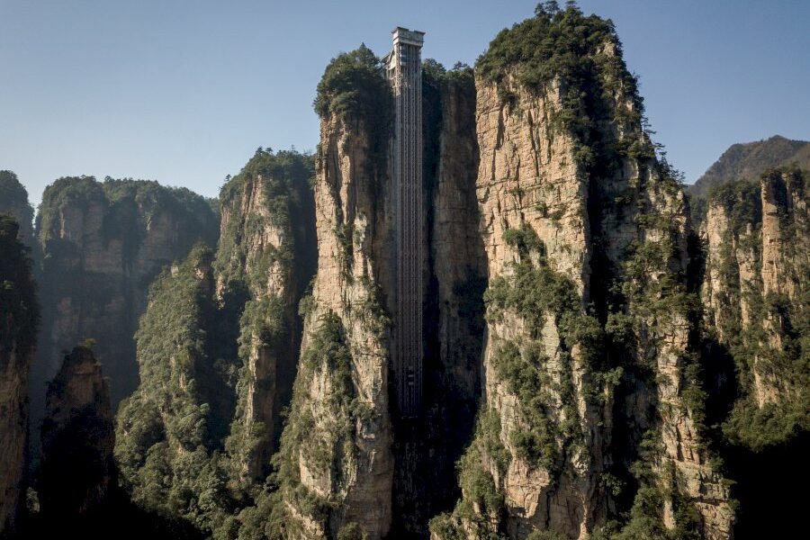 vue-sur-« avatar »:-en-chine,-dans-le-plus-haut-ascenseur-exterieur-du-monde