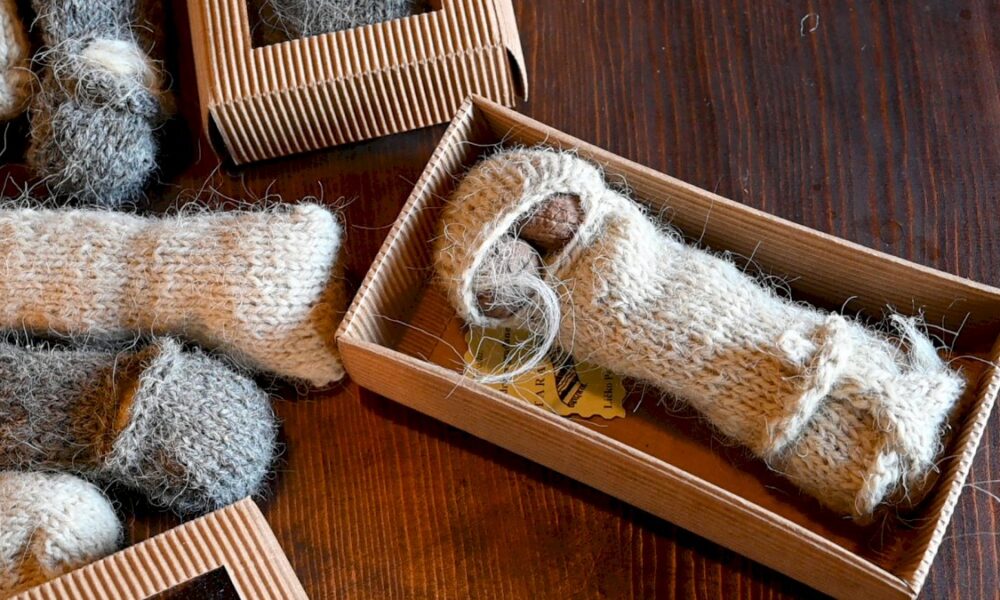 en-croatie,-l&rsquo;art-traditionnel-vise-en-dessous-de-la-ceinture