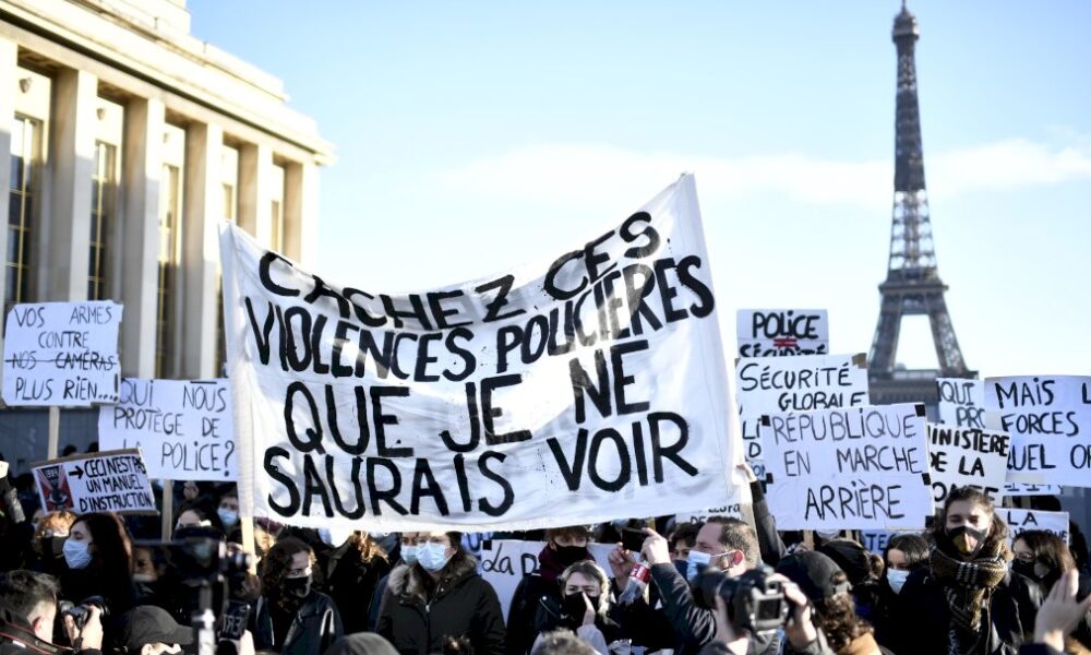 halte-au-« floutage-de-gueule »:-mobilisations-contre-la-loi-« securite-globale »