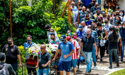 bresil-:-« immense-tristesse »-aux-obseques-d&rsquo;un-homme-noir-tabasse-a-mort