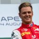 f1:-mick-schumacher-sur-la-grille-en-2021,-dans-la-roue-de-son-pere