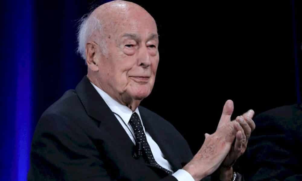 pluie-d&rsquo;hommages-a-giscard,-le-modernisateur-et-l&rsquo;europeen