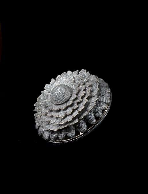 inde:-une-bague-sertie-de-12.638-diamants-au-guinness-mondial-des-records