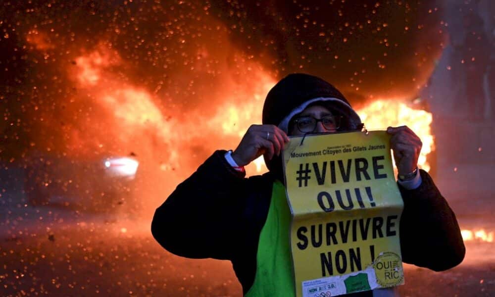 securite-globale-:-manifestations-dans-toute-la-france,-scenes-de-vandalisme-a-paris