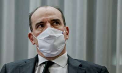 covid-19:-castex-doit-trancher-sur-le-deconfinement