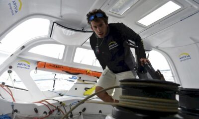 vendee-globe:-dalin-a-la-limite,-escoffier-a-la-reunion