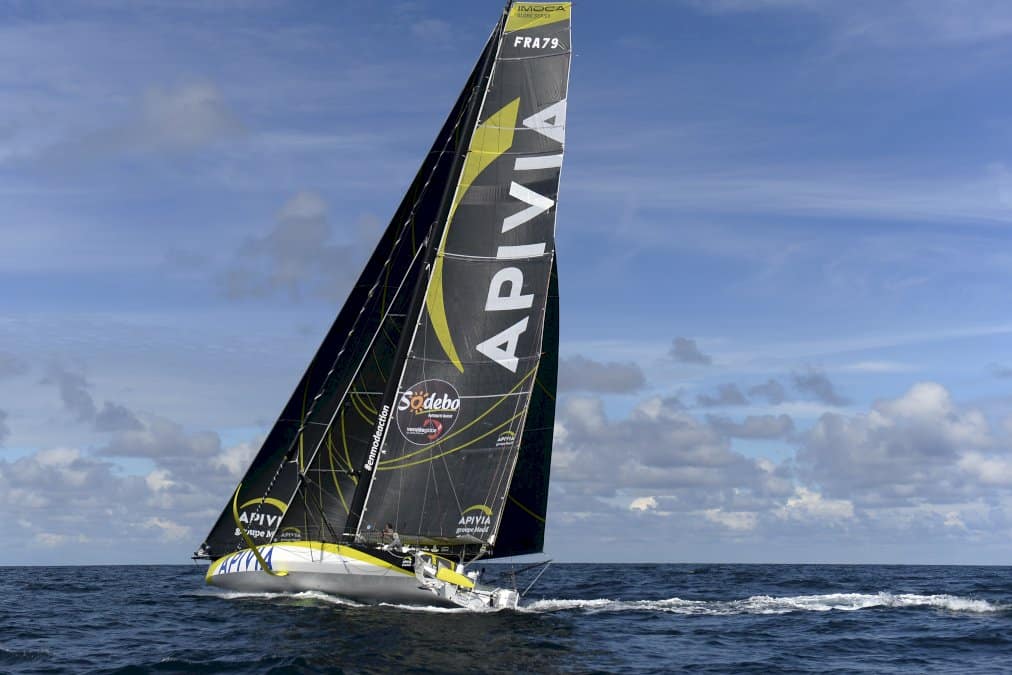 vendee-globe:-ruyant-et-bestaven-en-embuscade-derriere-dalin