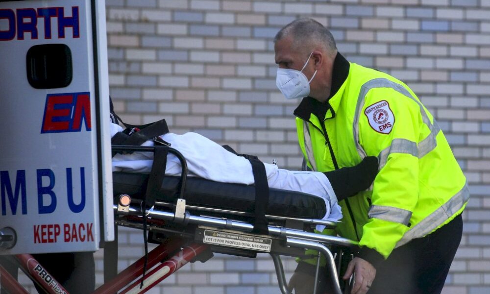 pres-de-1,6-million-de-morts-du-covid-19-dans-le-monde,-selon-un-comptage-afp