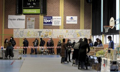 « j&rsquo;ai-besoin-de-tout »:-les-etudiants-toujours-plus-nombreux-aux-distributions-alimentaires